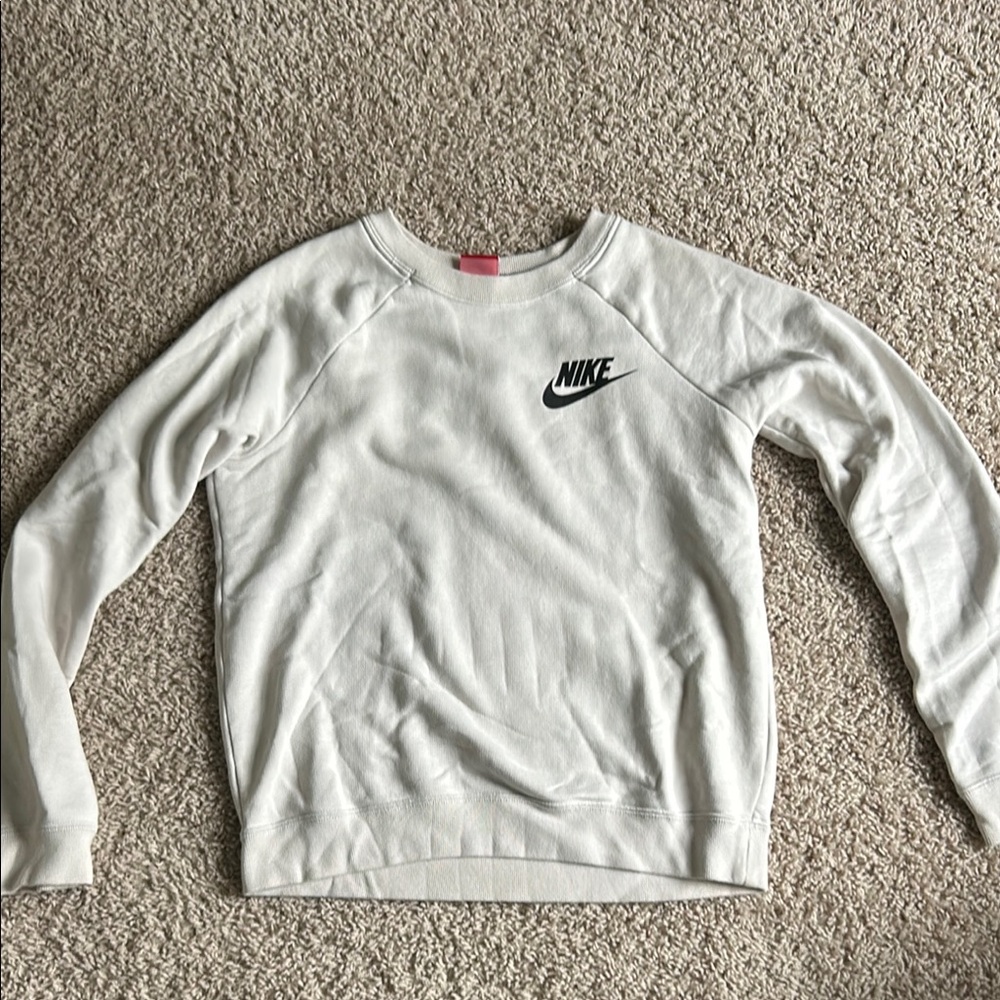 Nike White Crewneck Sweatshirt
